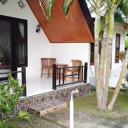 Hotel Coconut Gili Meno Exterior foto