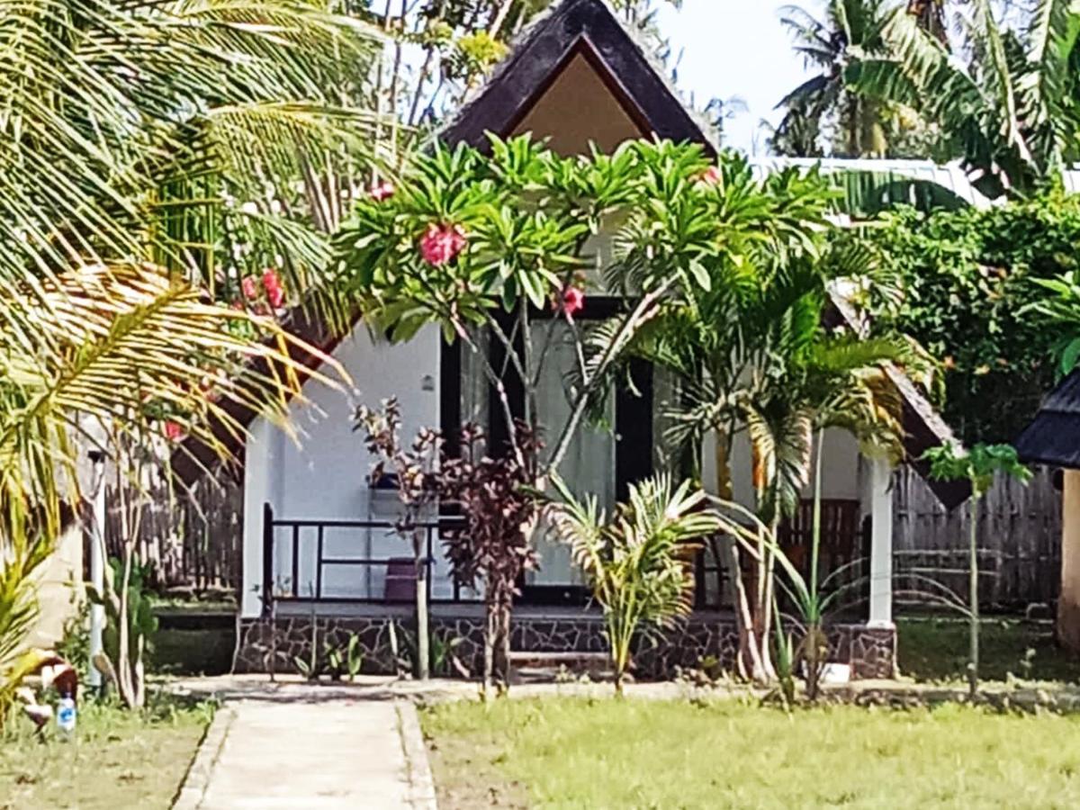 Hotel Coconut Gili Meno Exterior foto
